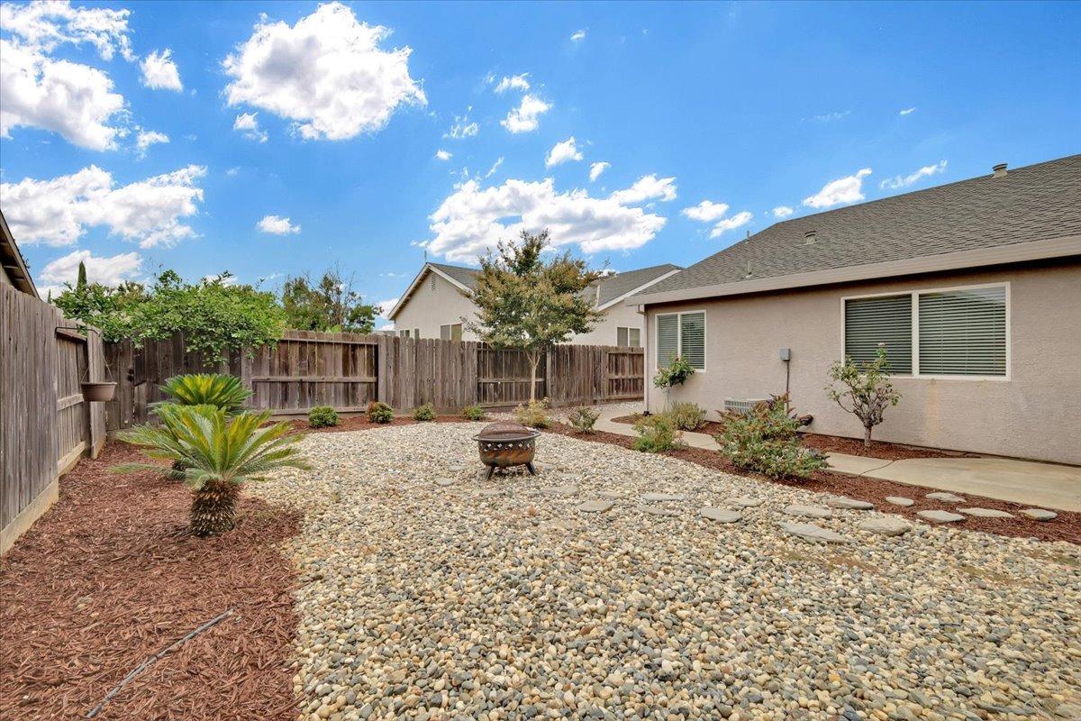 604 Carpenter Way