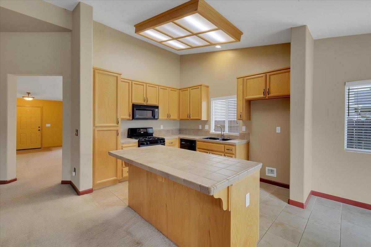 604 Carpenter Way