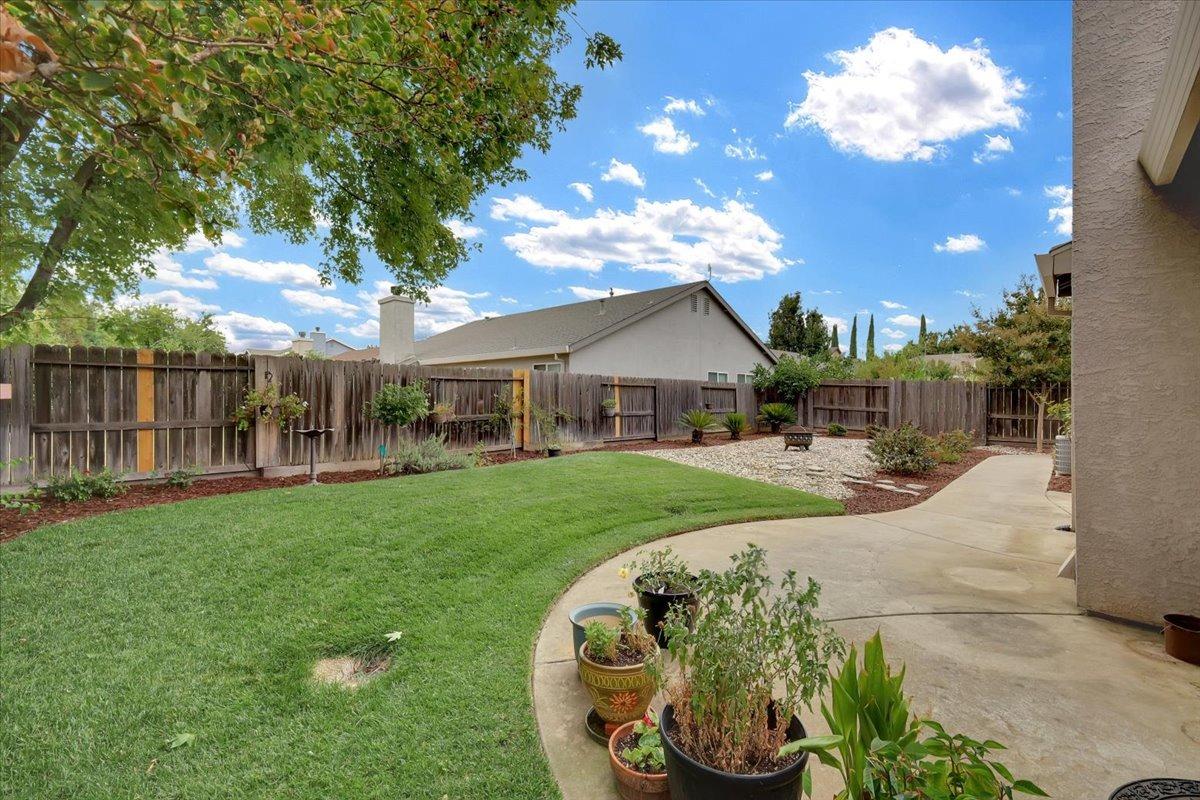 604 Carpenter Way