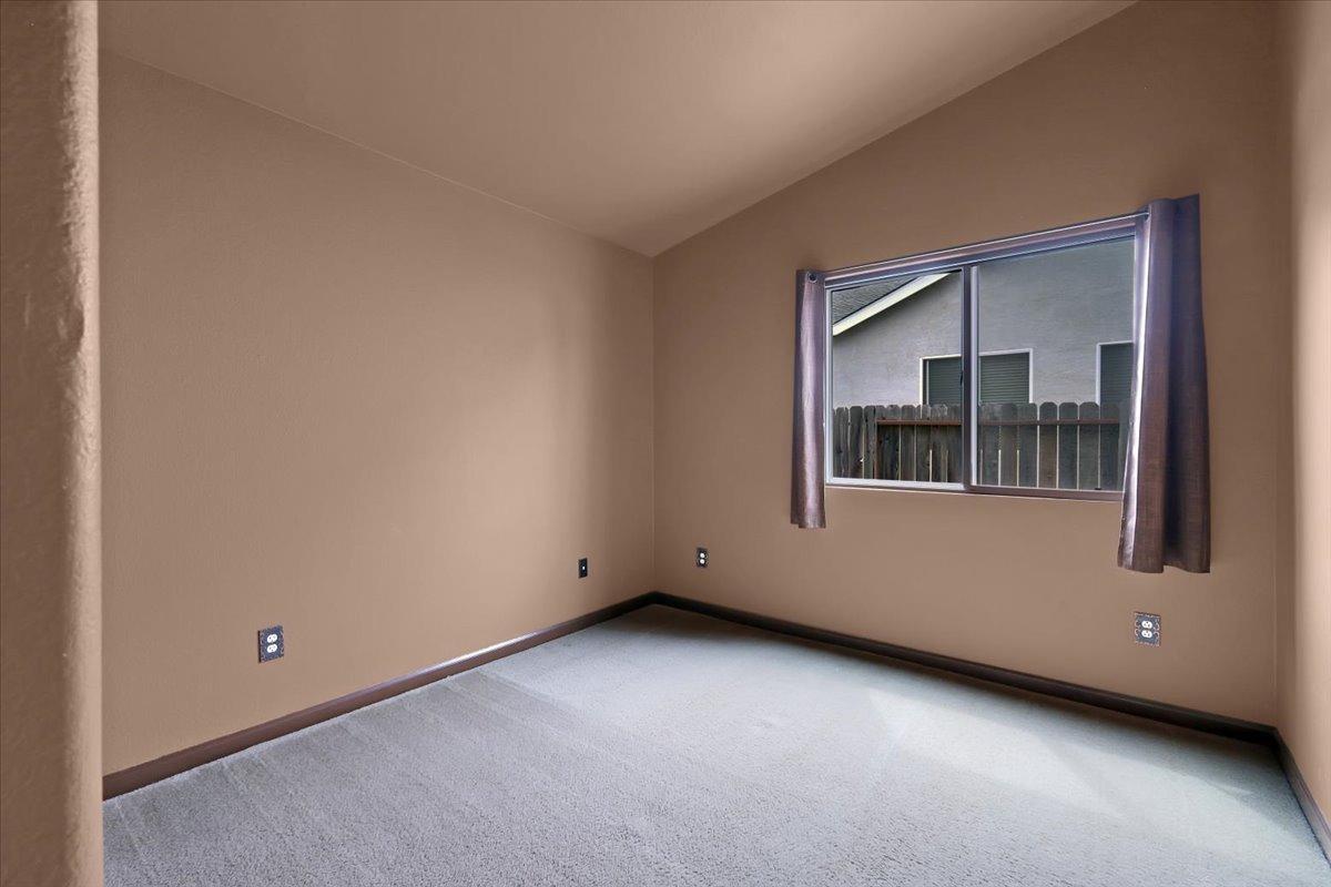 604 Carpenter Way