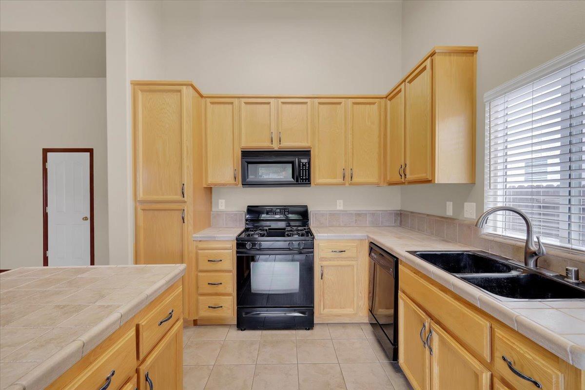 604 Carpenter Way
