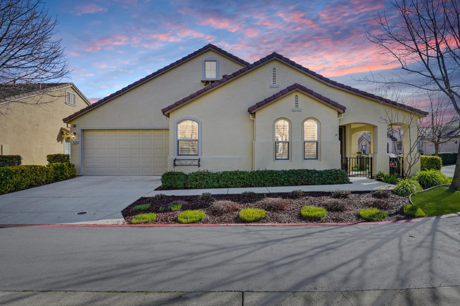 1528 Marseille Lane