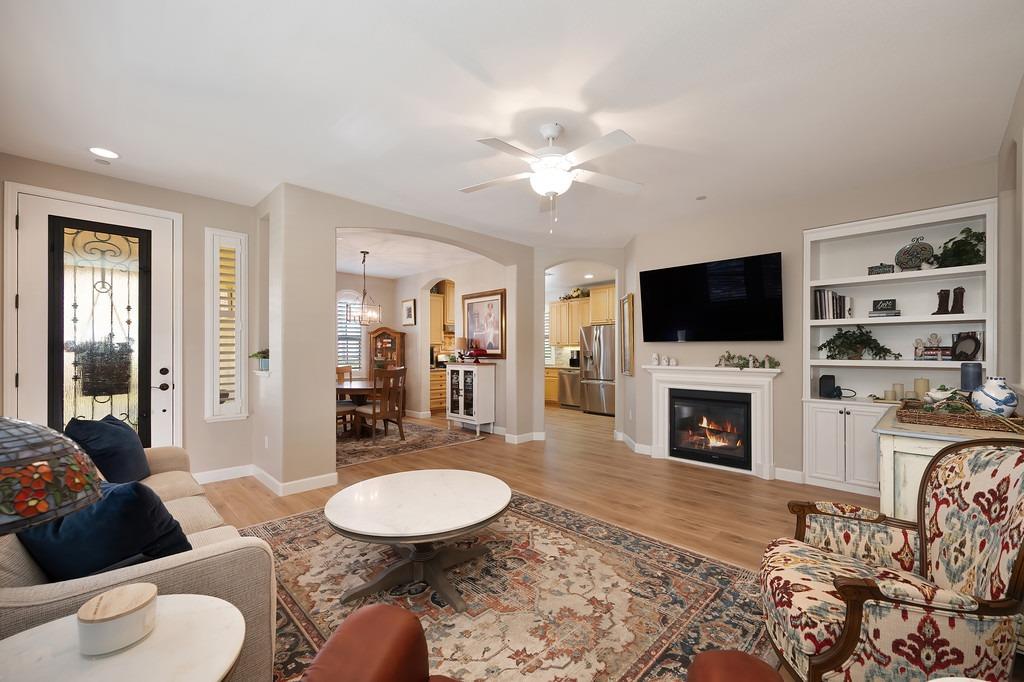 1528 Marseille Lane