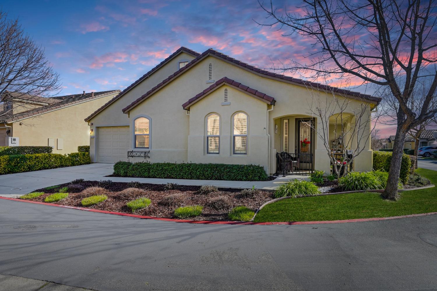 1528 Marseille Lane