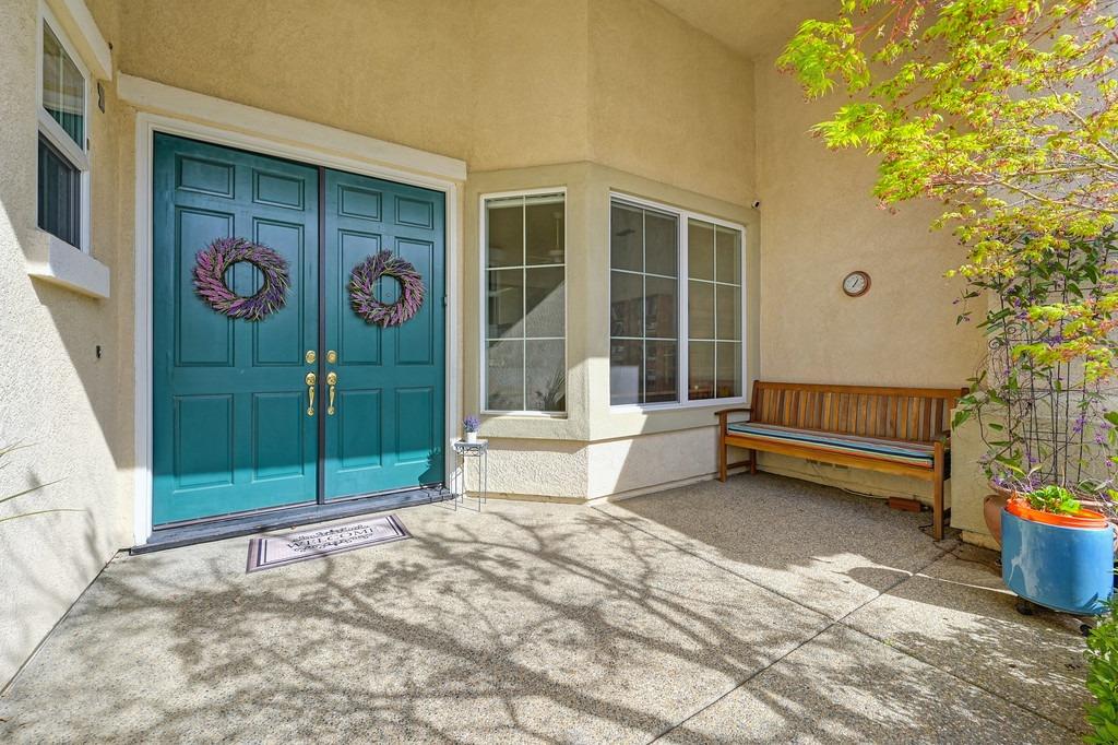 11005 Blue Wing Place