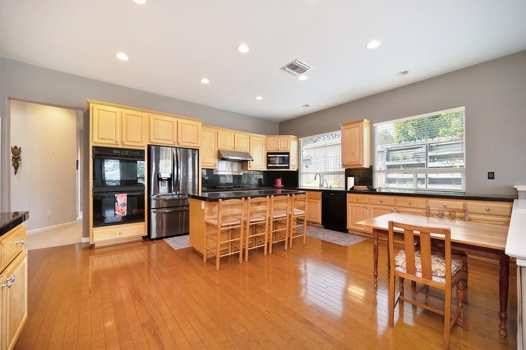 11005 Blue Wing Place