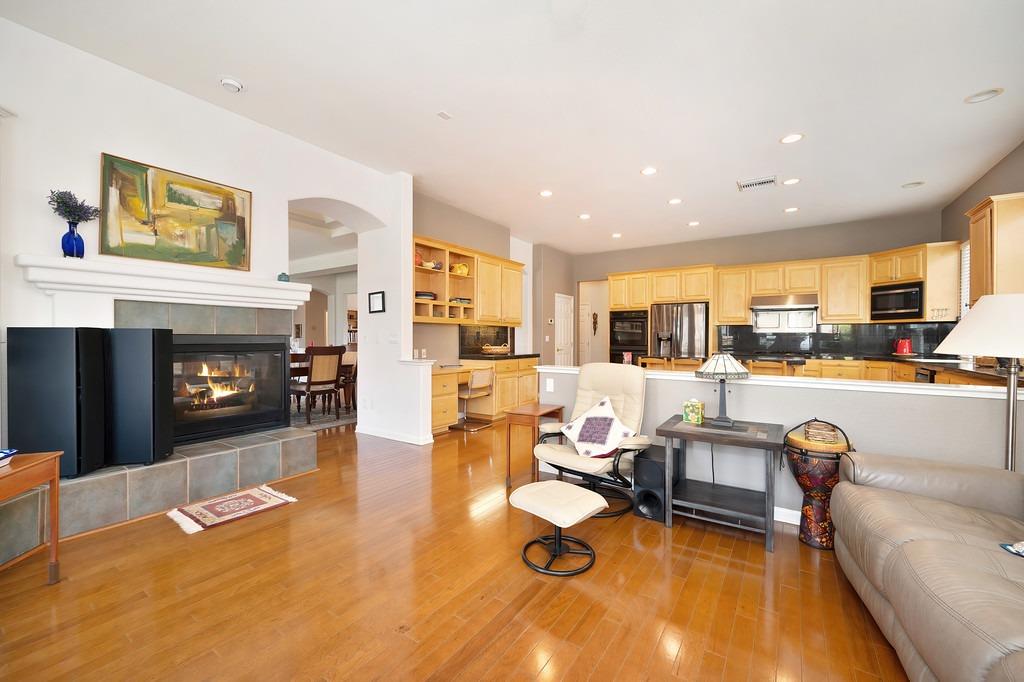 11005 Blue Wing Place