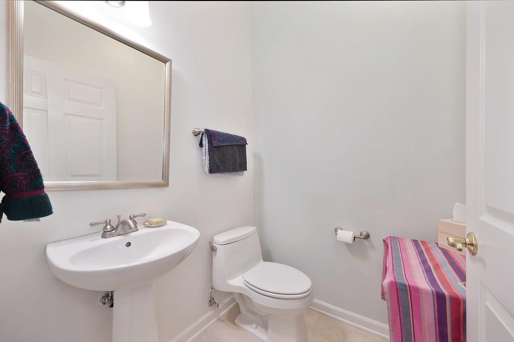 11005 Blue Wing Place