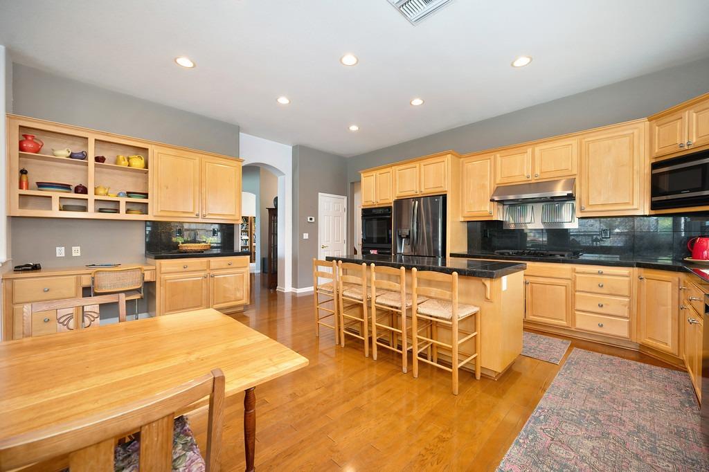 11005 Blue Wing Place