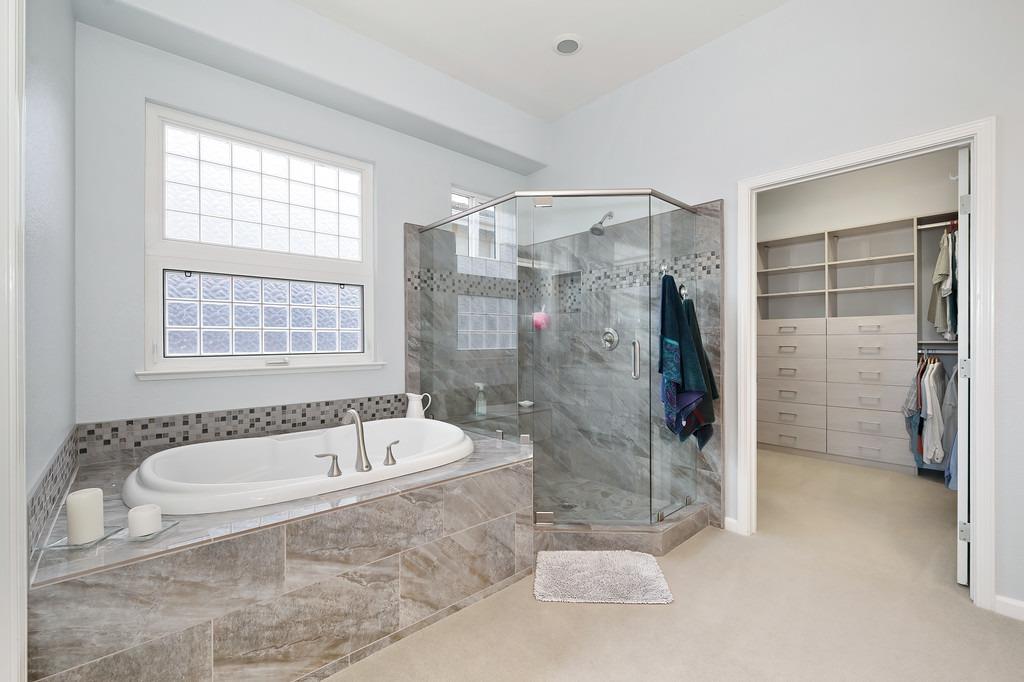 11005 Blue Wing Place