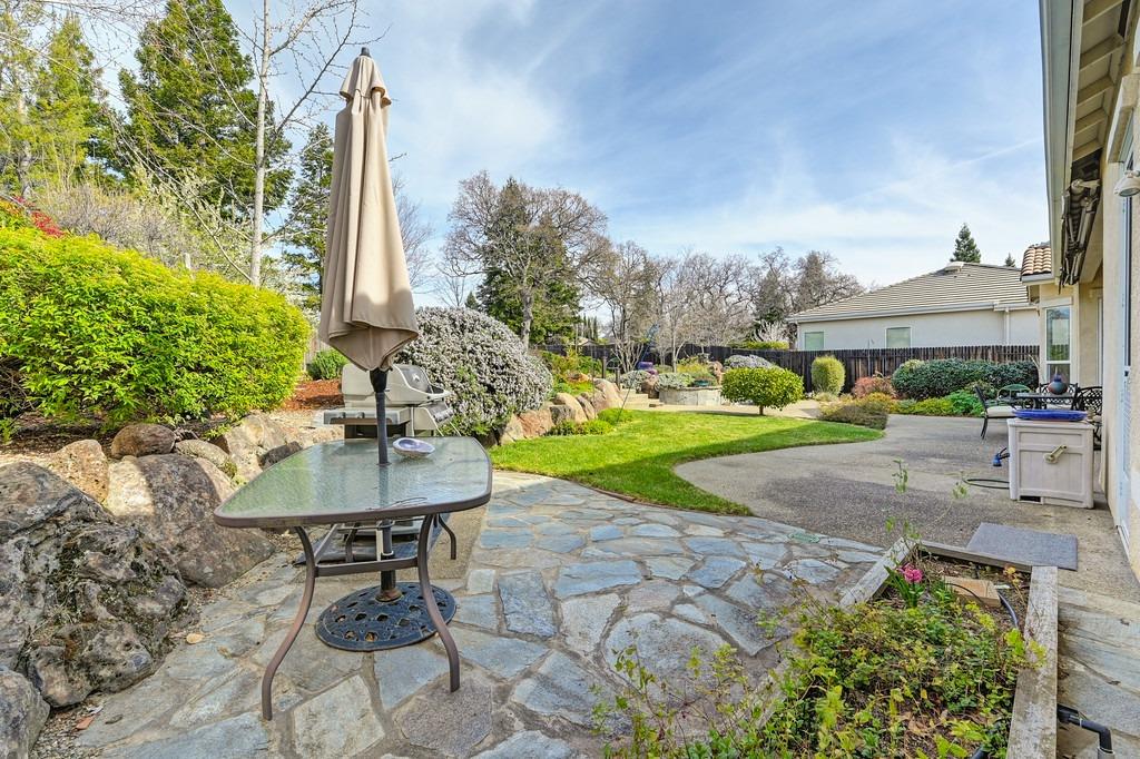 11005 Blue Wing Place