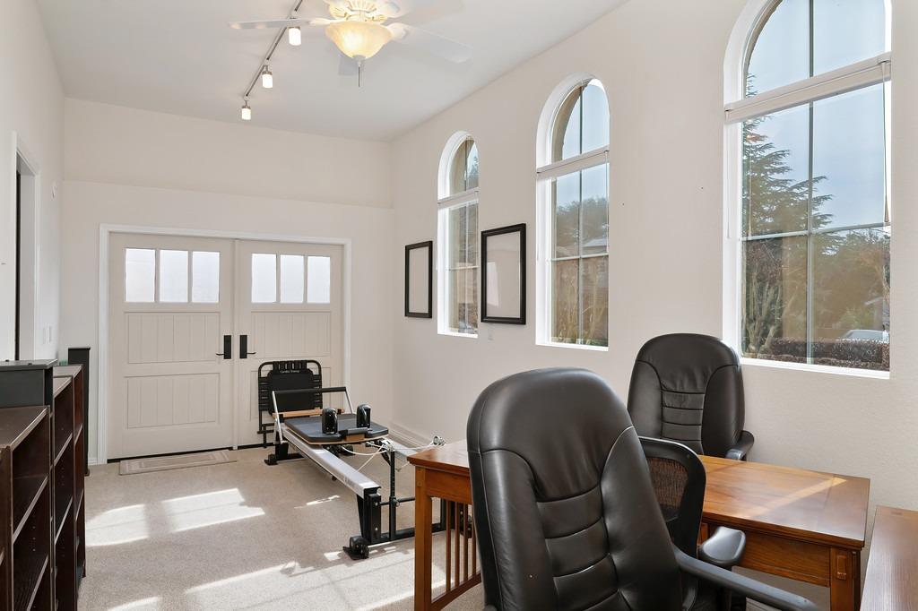 11005 Blue Wing Place