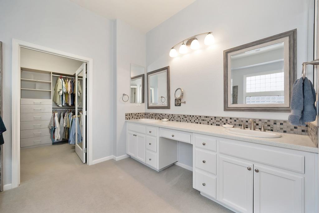 11005 Blue Wing Place