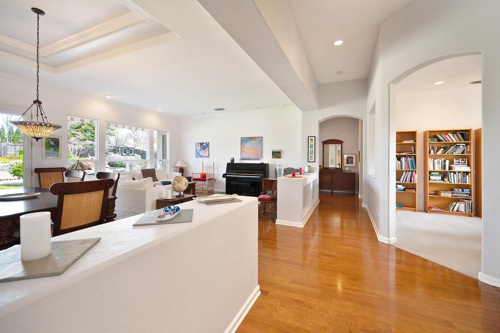 11005 Blue Wing Place