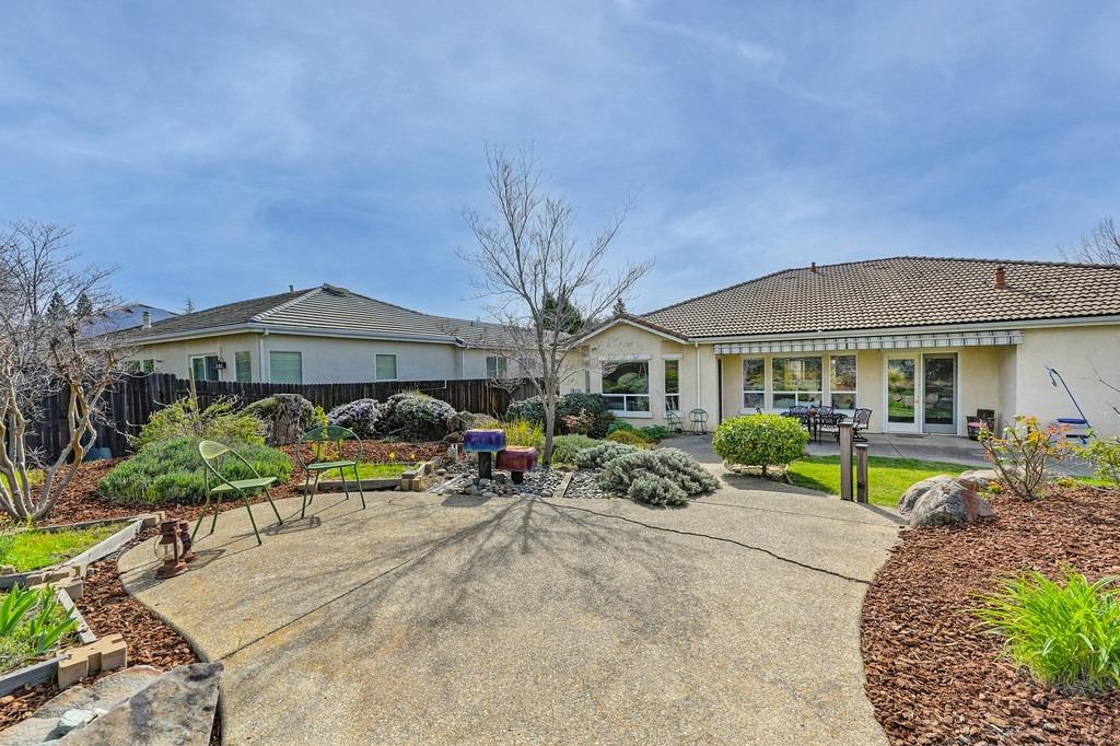 11005 Blue Wing Place