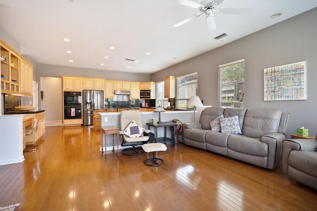 11005 Blue Wing Place