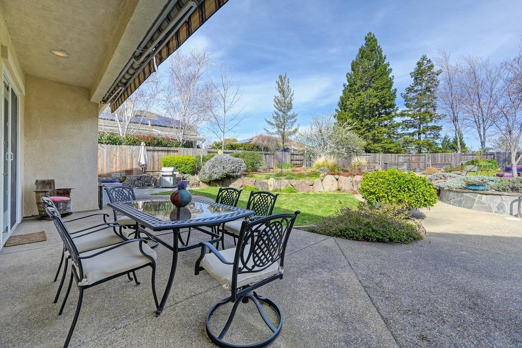 11005 Blue Wing Place