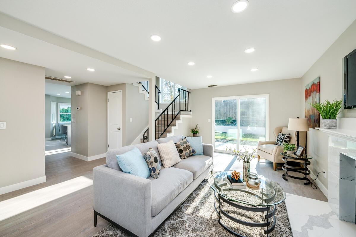 1065 Old Mill Cir