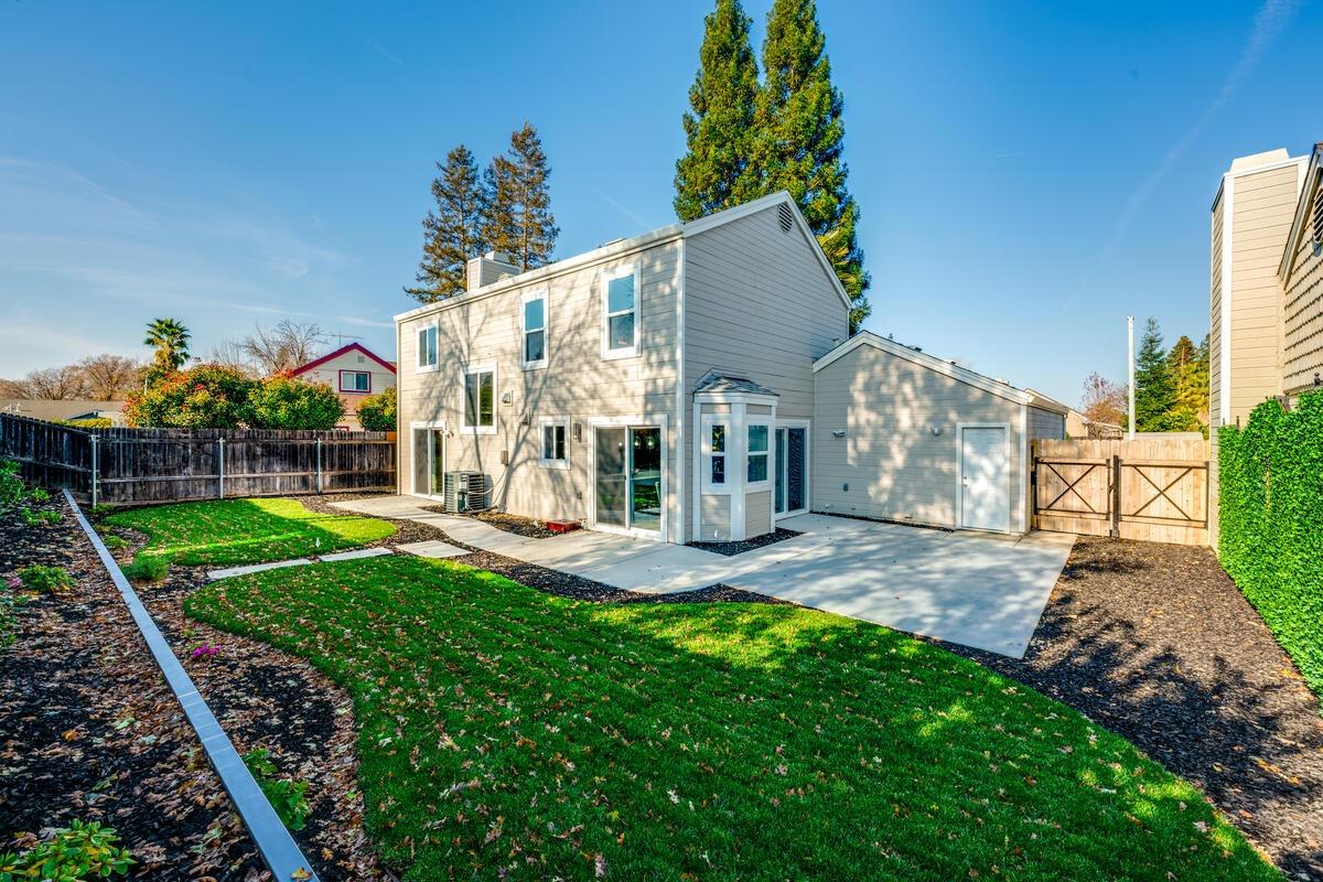 1065 Old Mill Cir