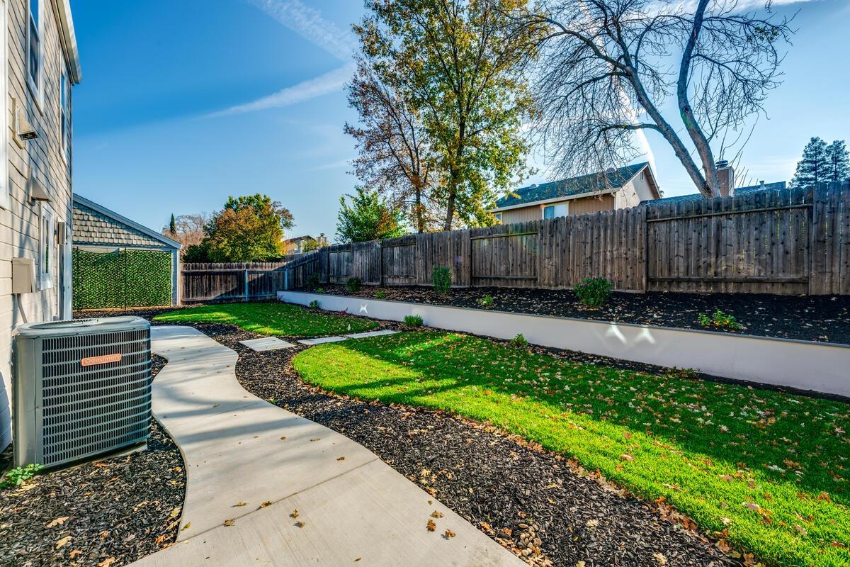1065 Old Mill Cir