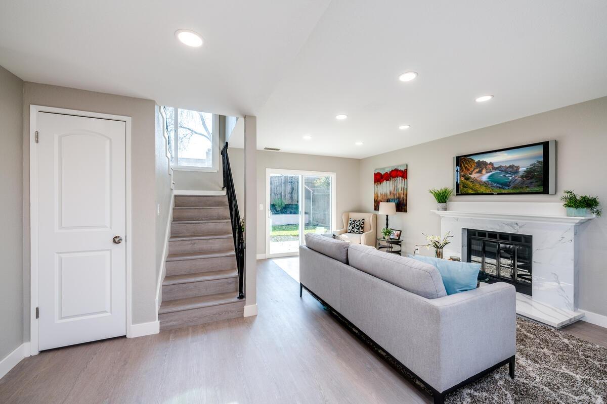 1065 Old Mill Cir