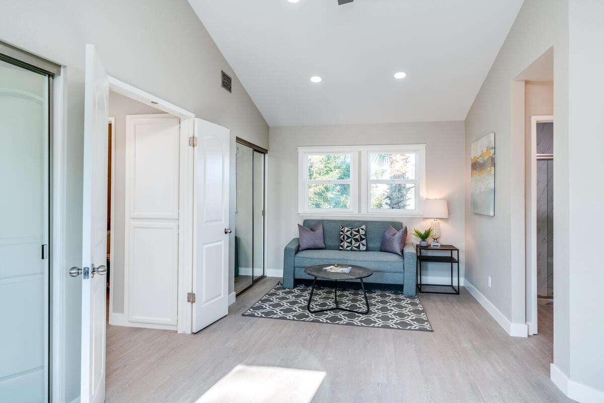 1065 Old Mill Cir