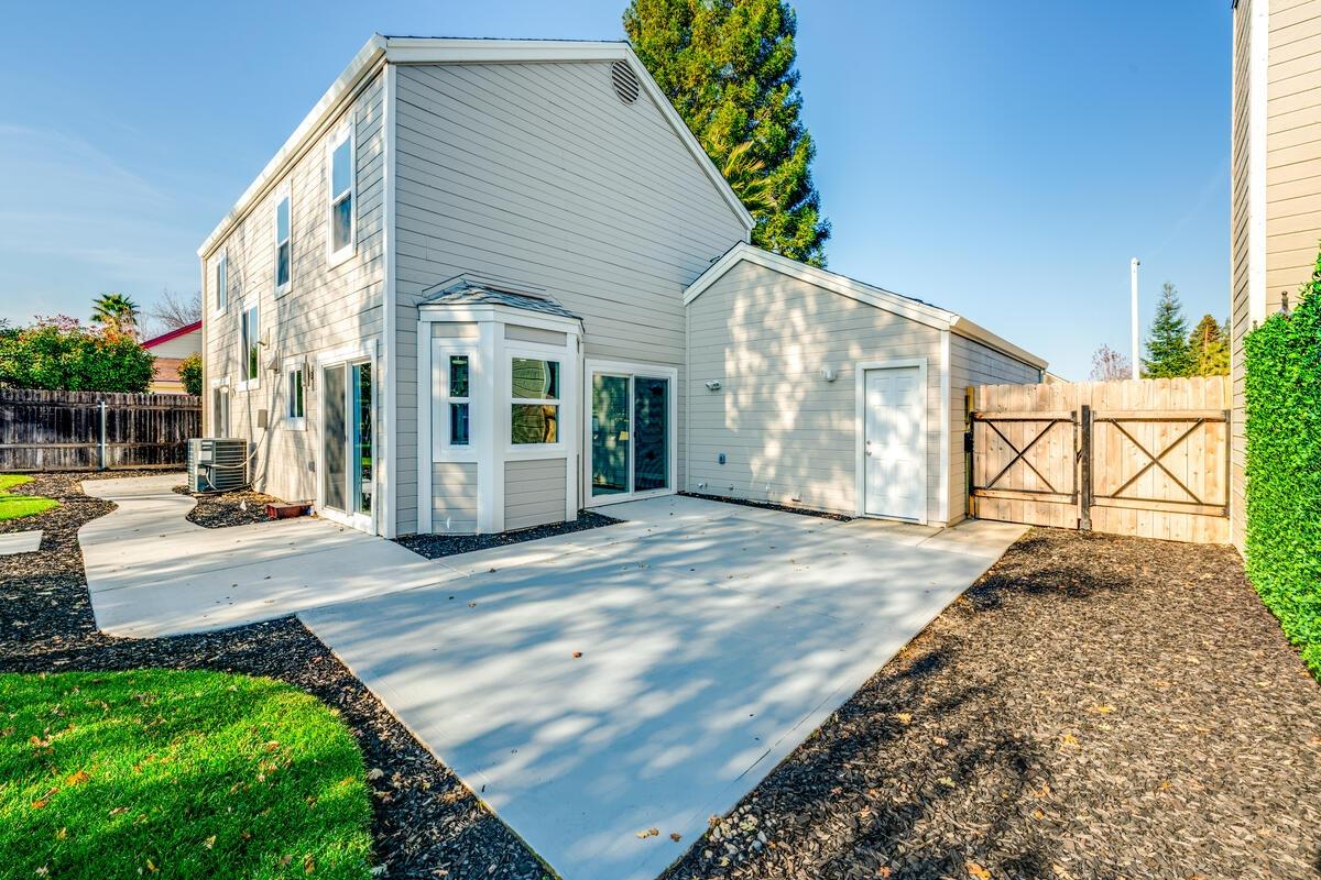 1065 Old Mill Cir