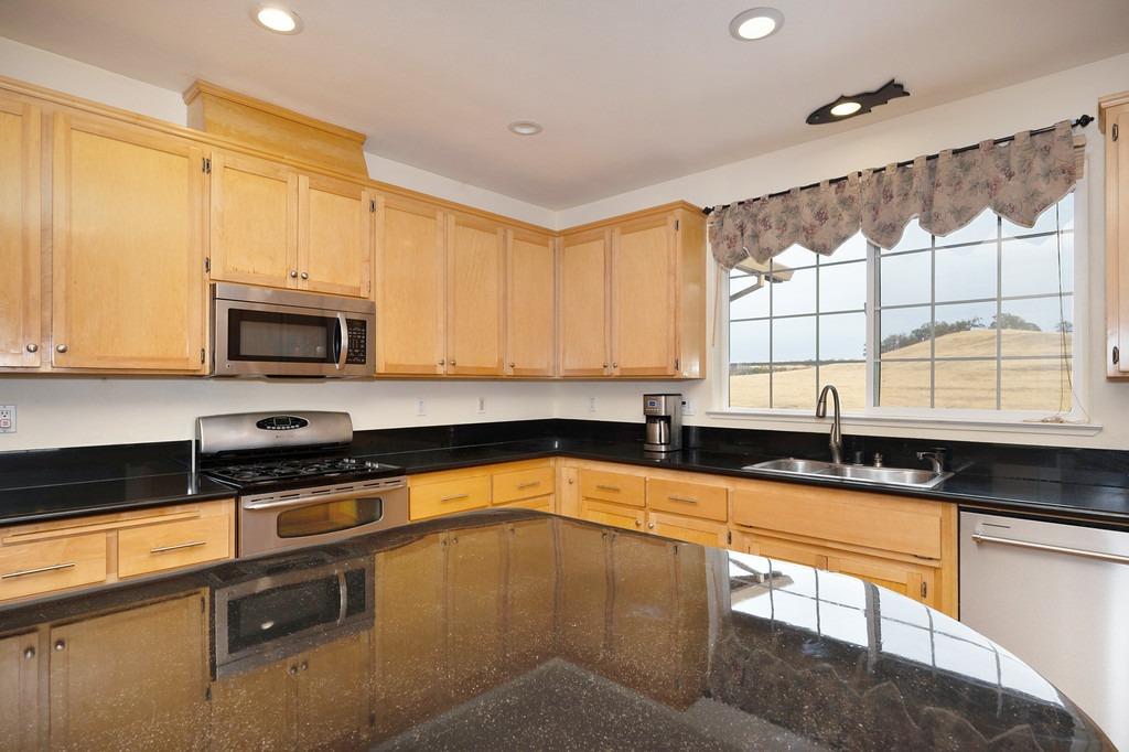 4213 Lakeview Drive