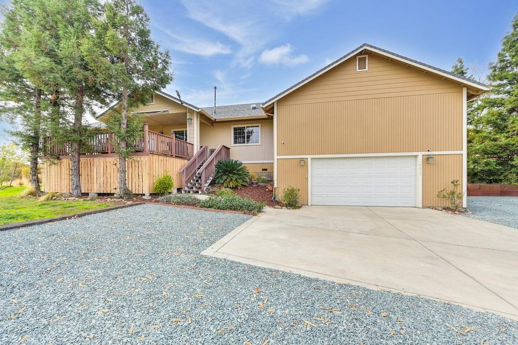 4213 Lakeview Drive