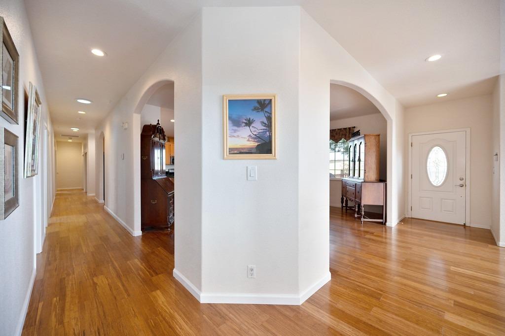 4213 Lakeview Drive