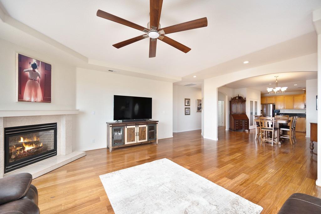 4213 Lakeview Drive