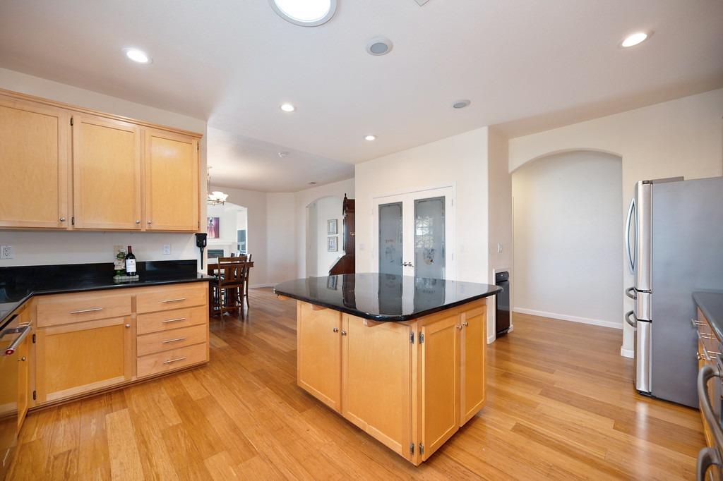 4213 Lakeview Drive