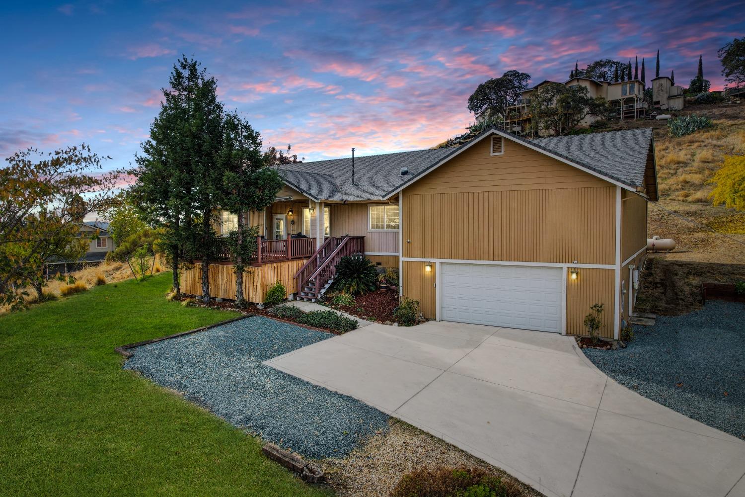 4213 Lakeview Drive