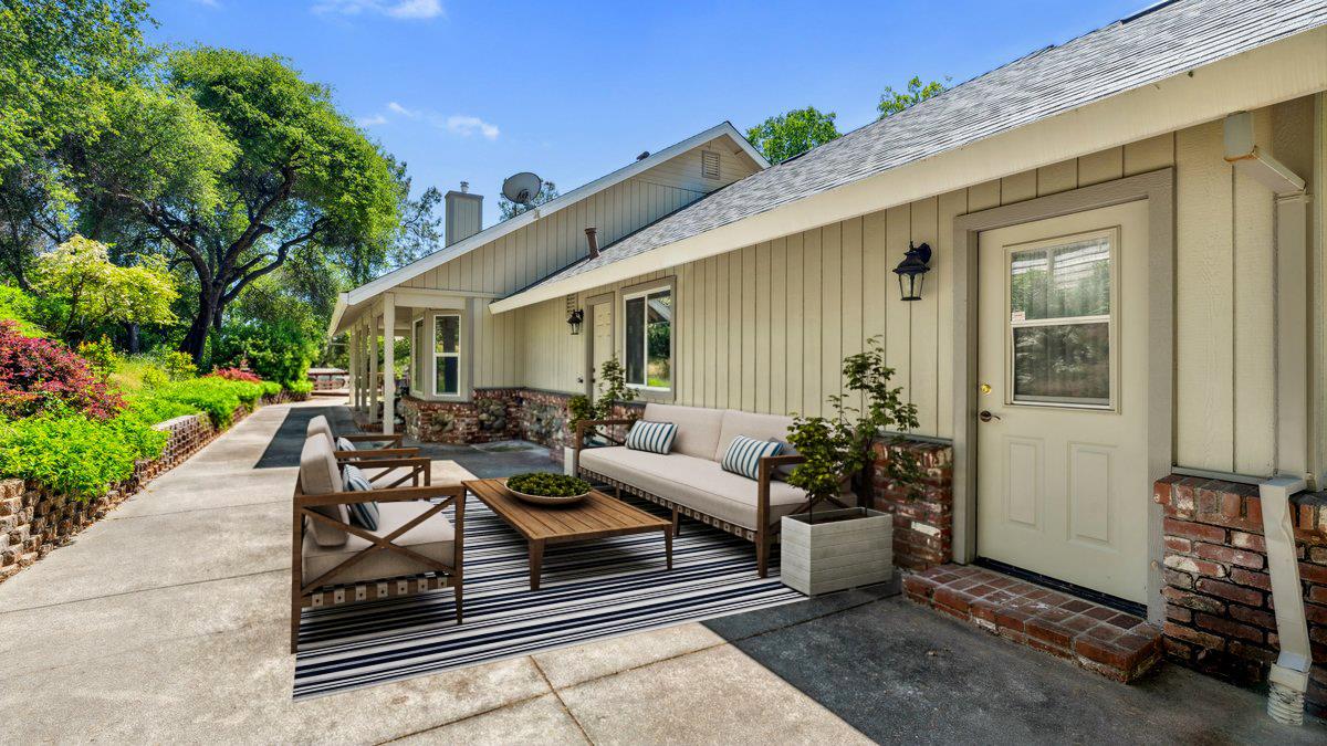 10577 Rim View Circle