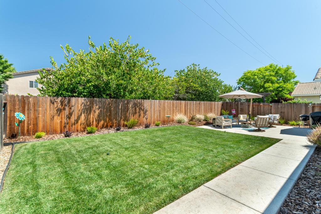 557 Darlington Way