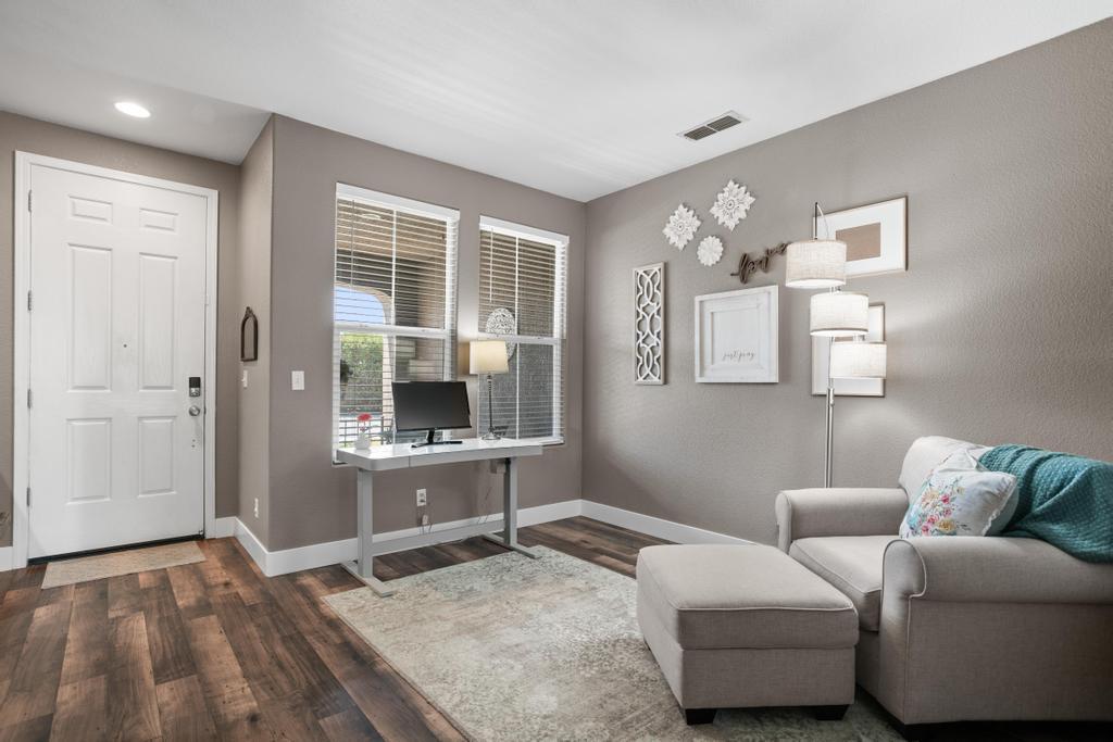 557 Darlington Way
