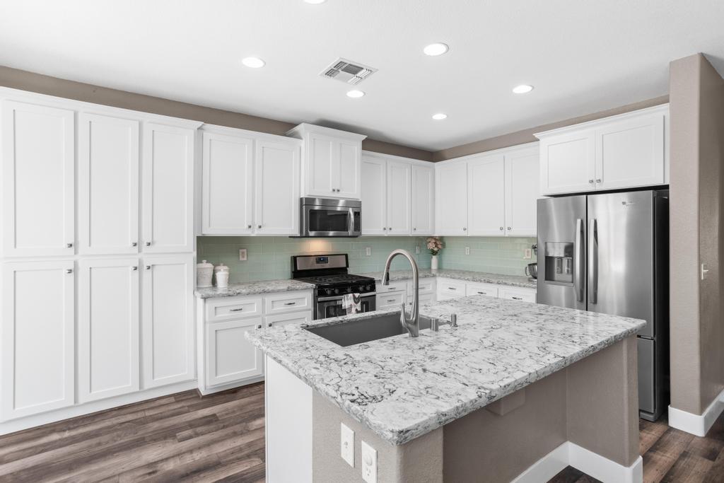 557 Darlington Way