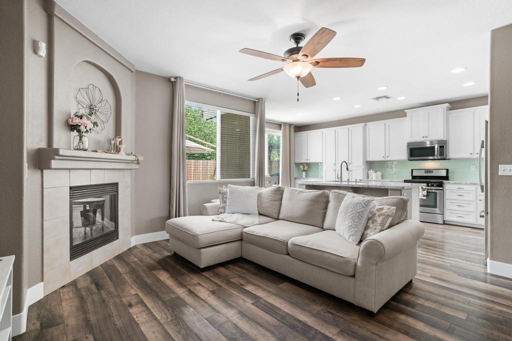 557 Darlington Way