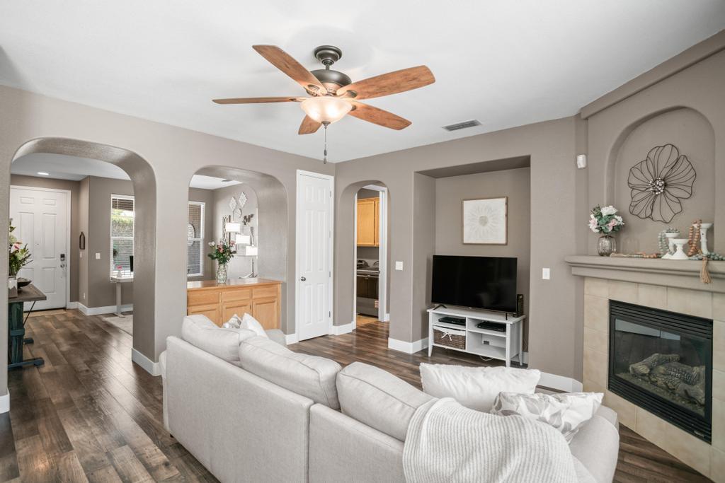 557 Darlington Way