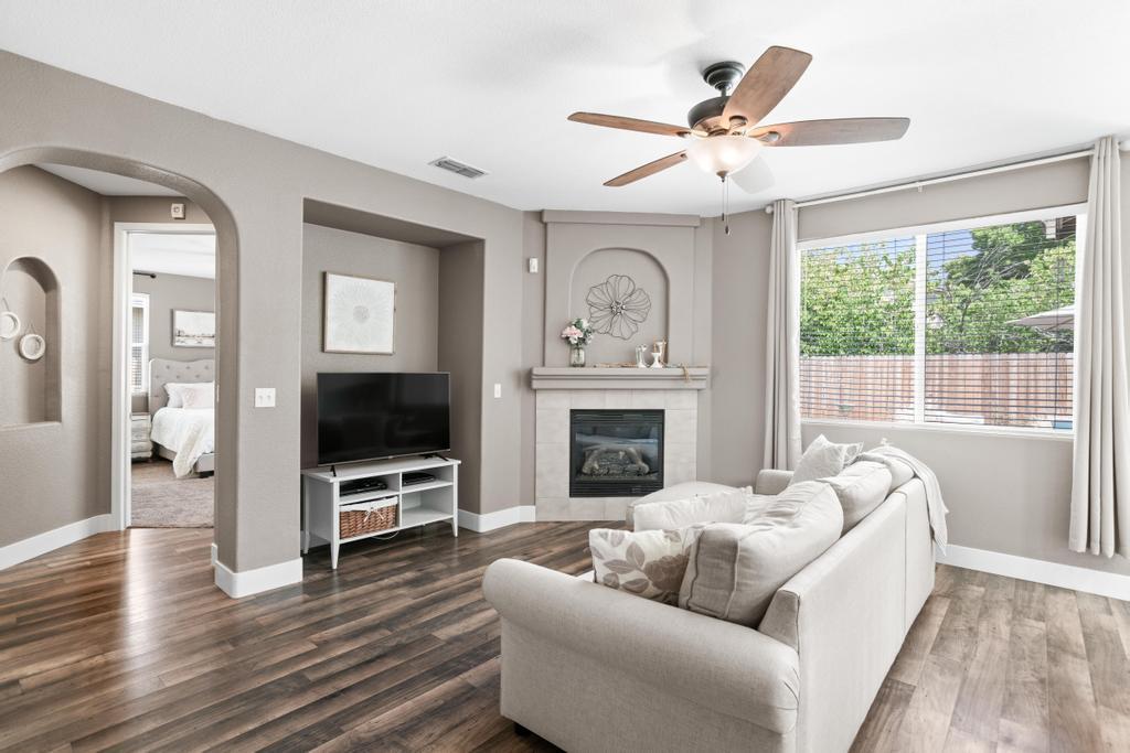 557 Darlington Way