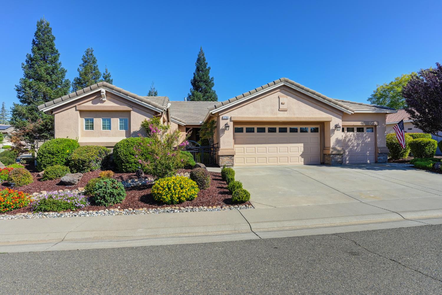 1750 Alpenglow Lane
