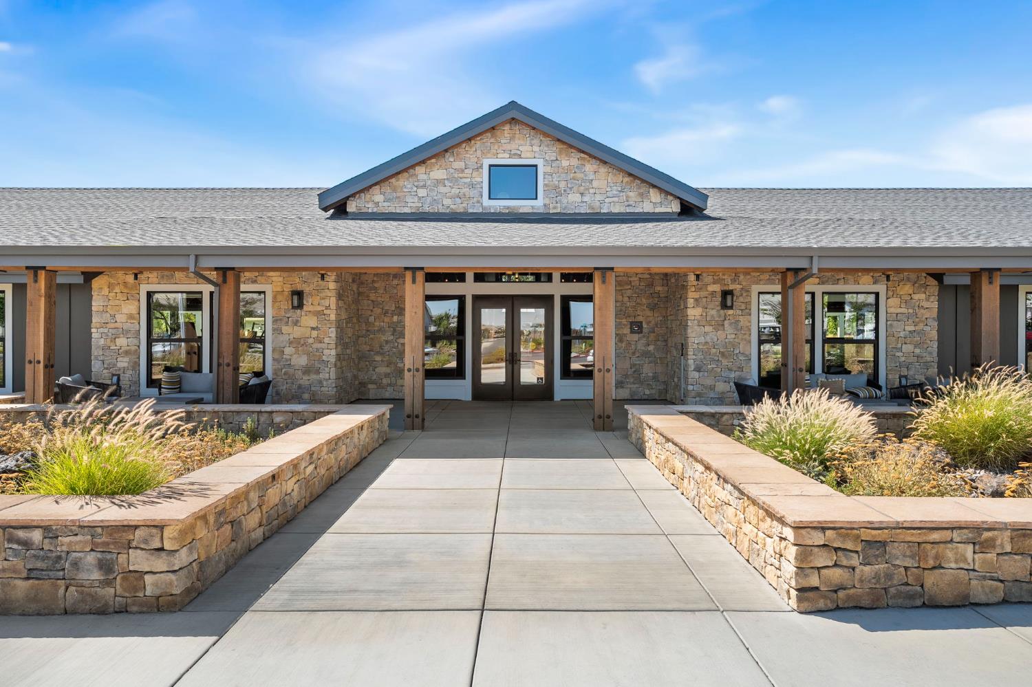 5030 Peace Lily Lane