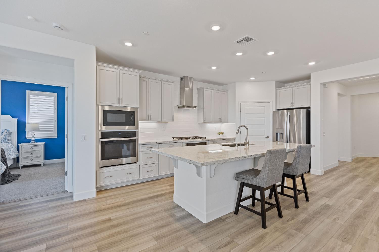 5030 Peace Lily Lane