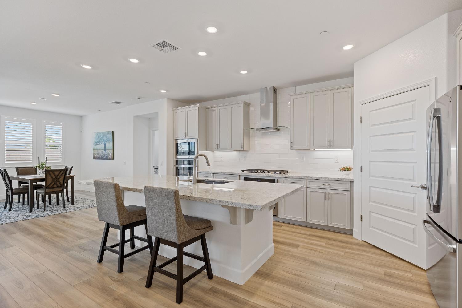 5030 Peace Lily Lane