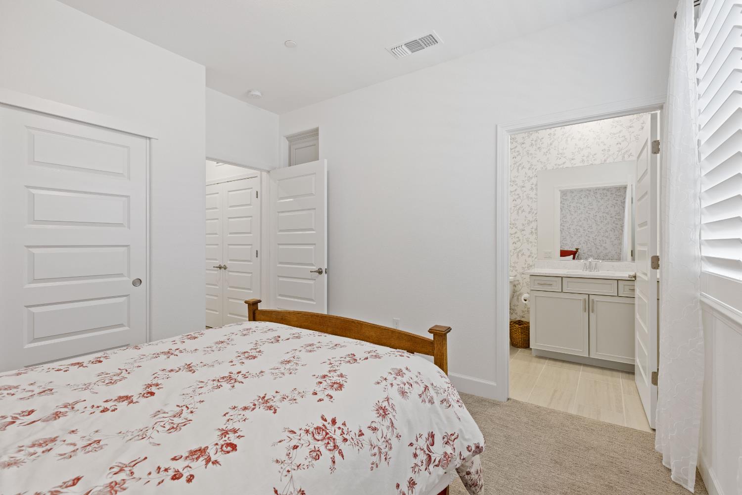 5030 Peace Lily Lane