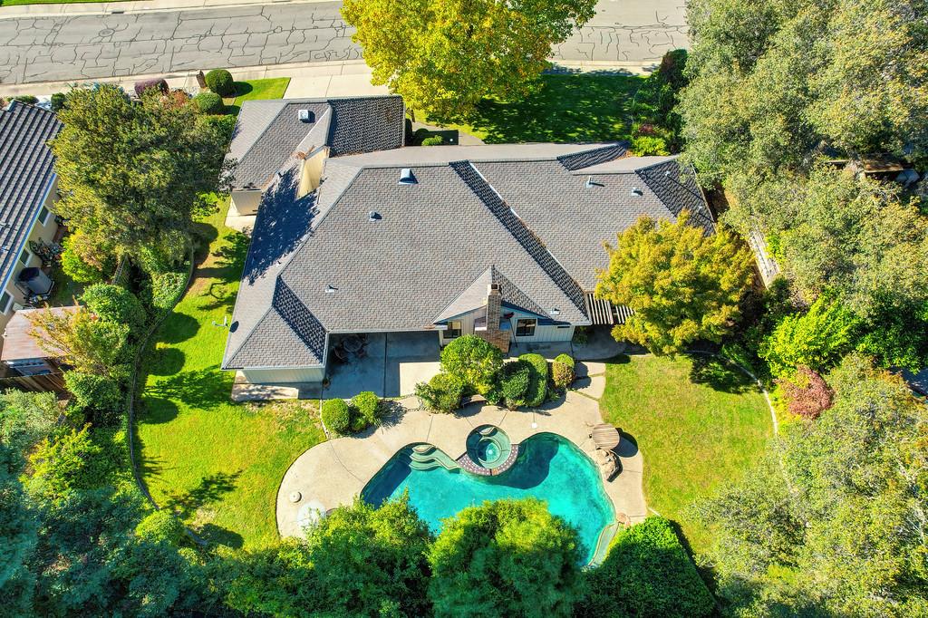 6880 Boardwalk Drive