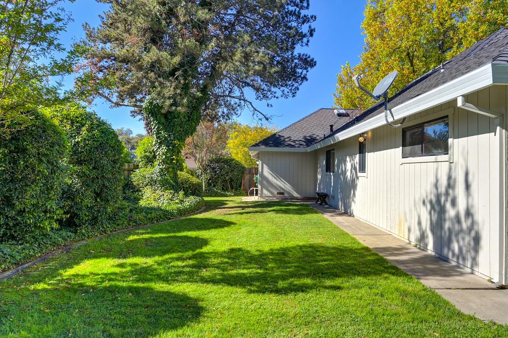 6880 Boardwalk Drive