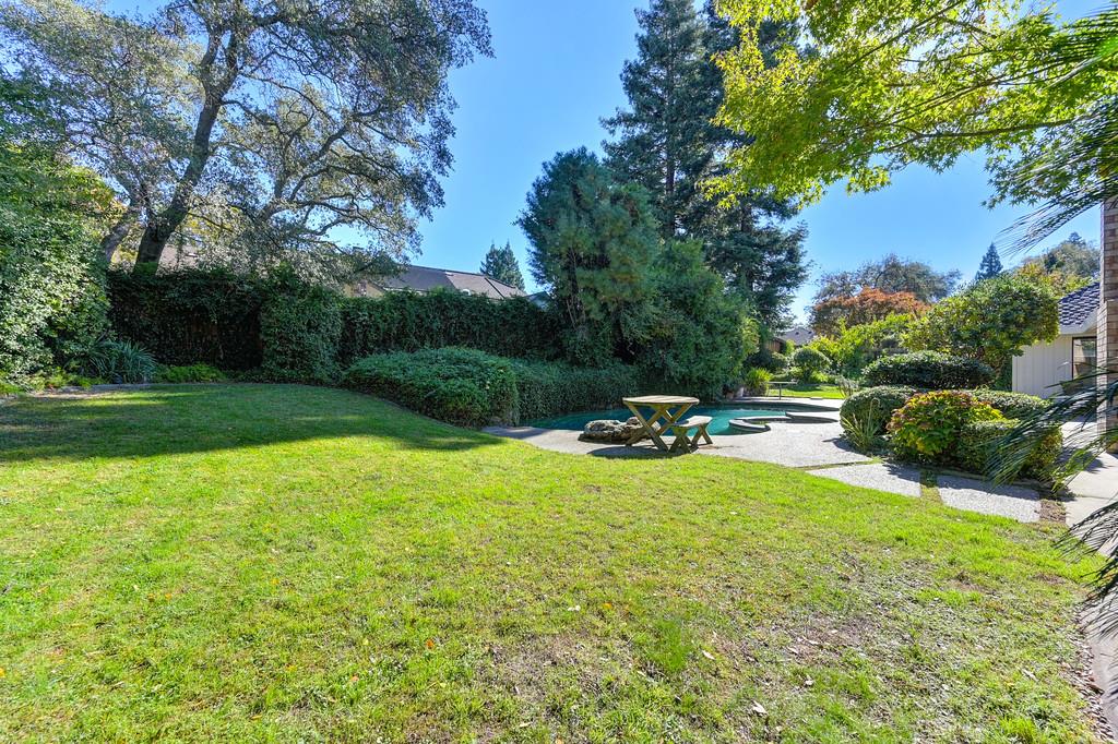 6880 Boardwalk Drive