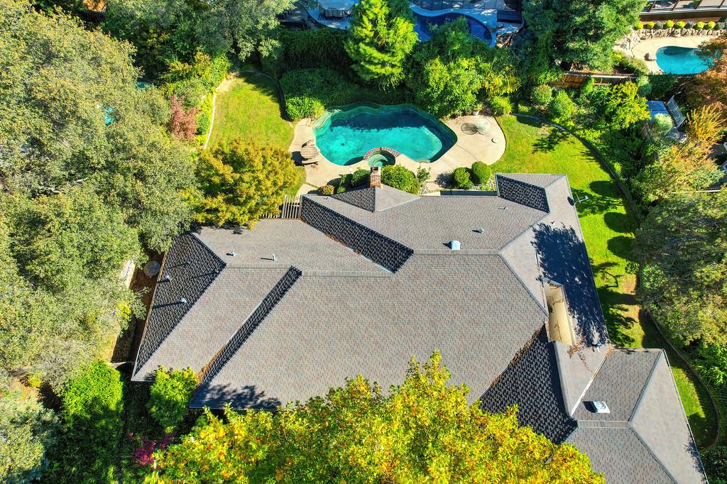 6880 Boardwalk Drive