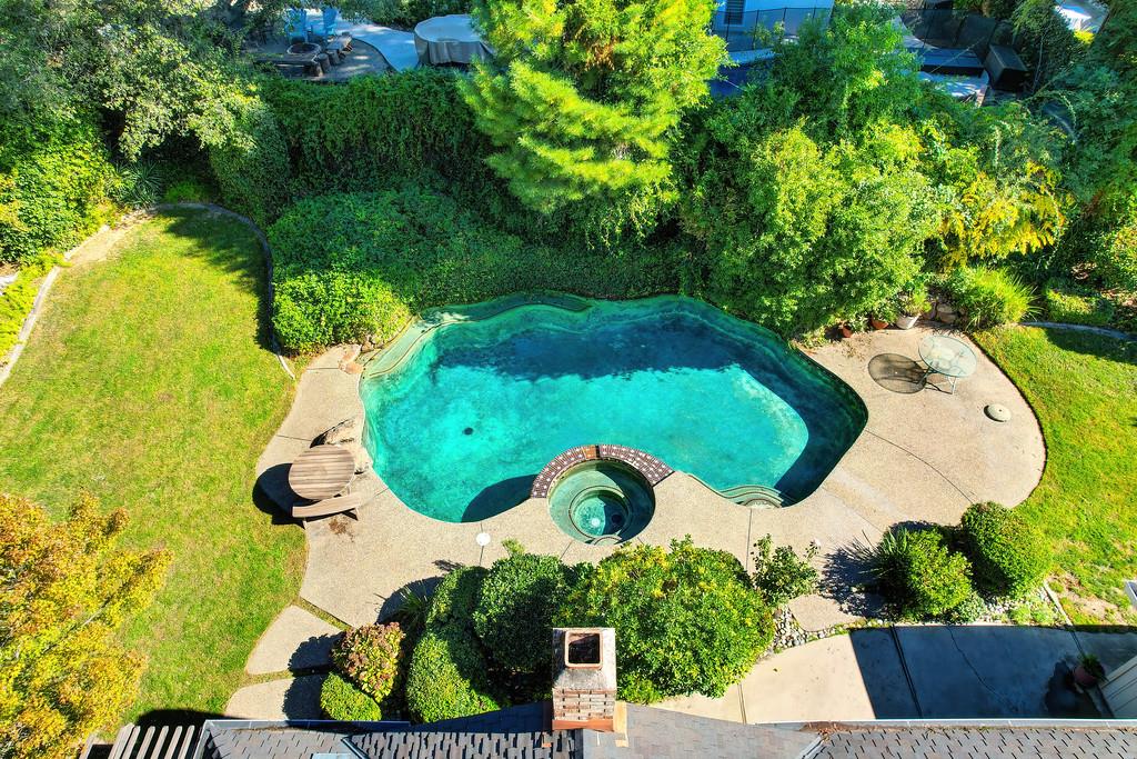 6880 Boardwalk Drive